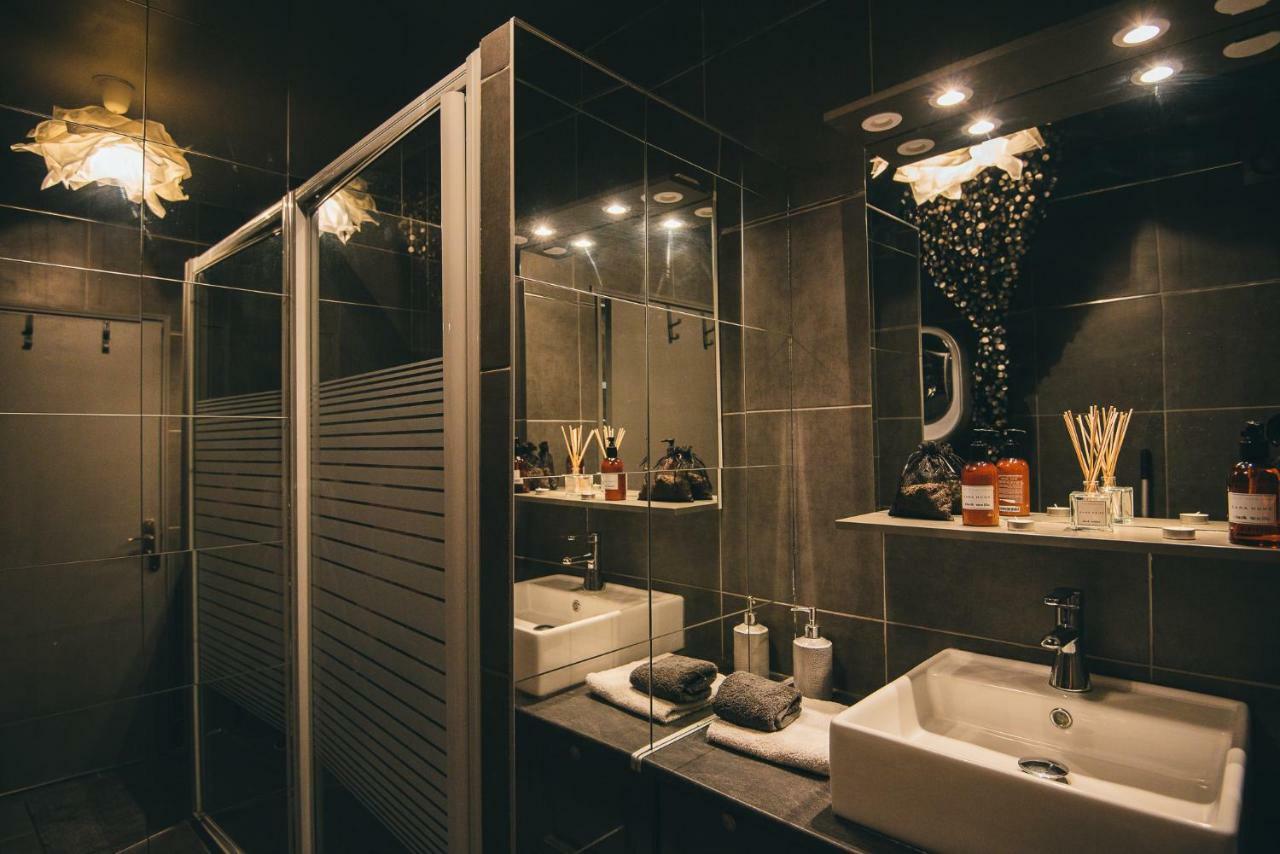 Le Petit Roi - Standingplace ル・シェネ エクステリア 写真